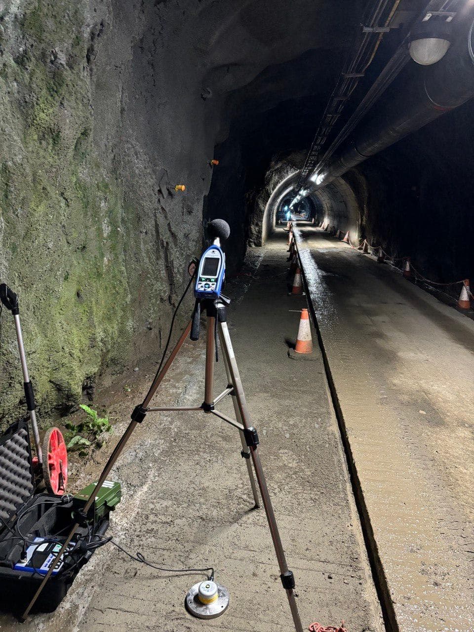Tunnel acoustic measurement equipment